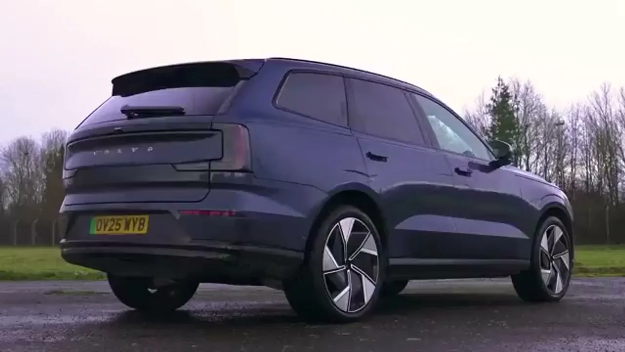 Third-row seating space test